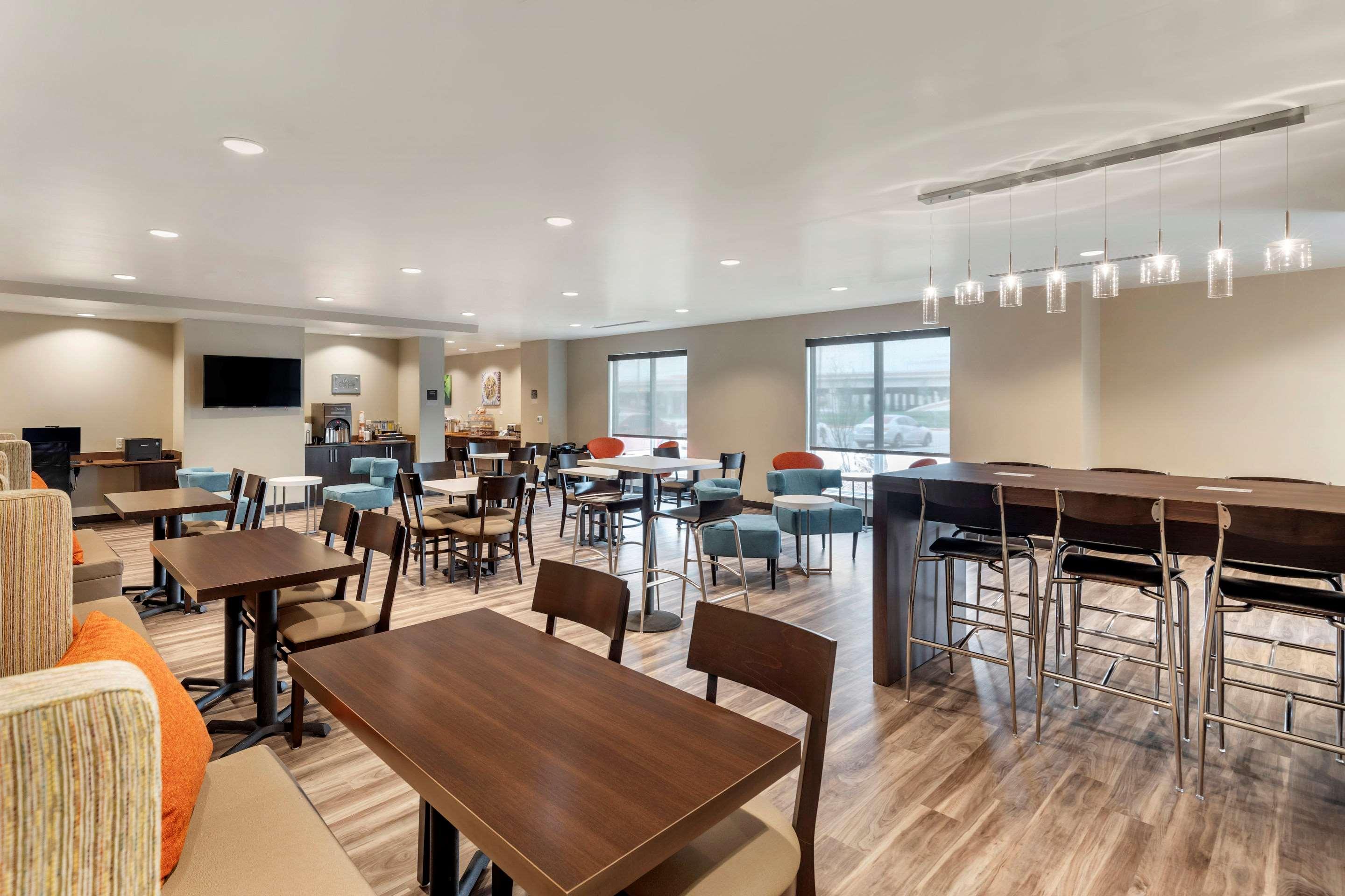 Mainstay Suites Lancaster Dallas South Экстерьер фото
